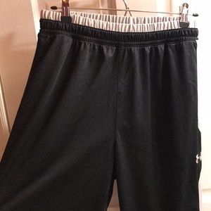 Men’s Under Armour pants. Size Medium.